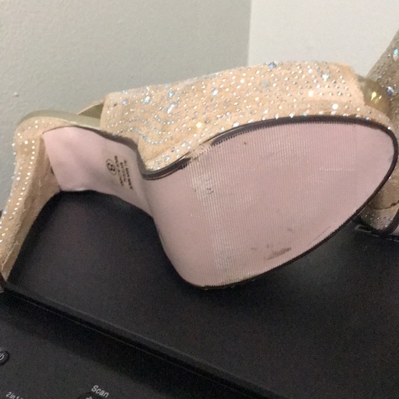 Gold Heart In D Pretty Aurora Borealis Sequence Platform Spiked 6”Heel T… - Picture 6 of 10